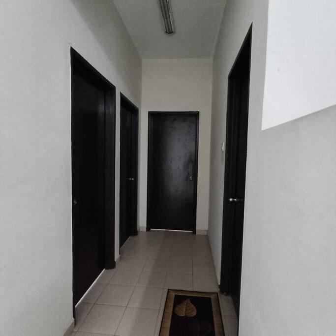 Homestay Nilai Luaran gambar